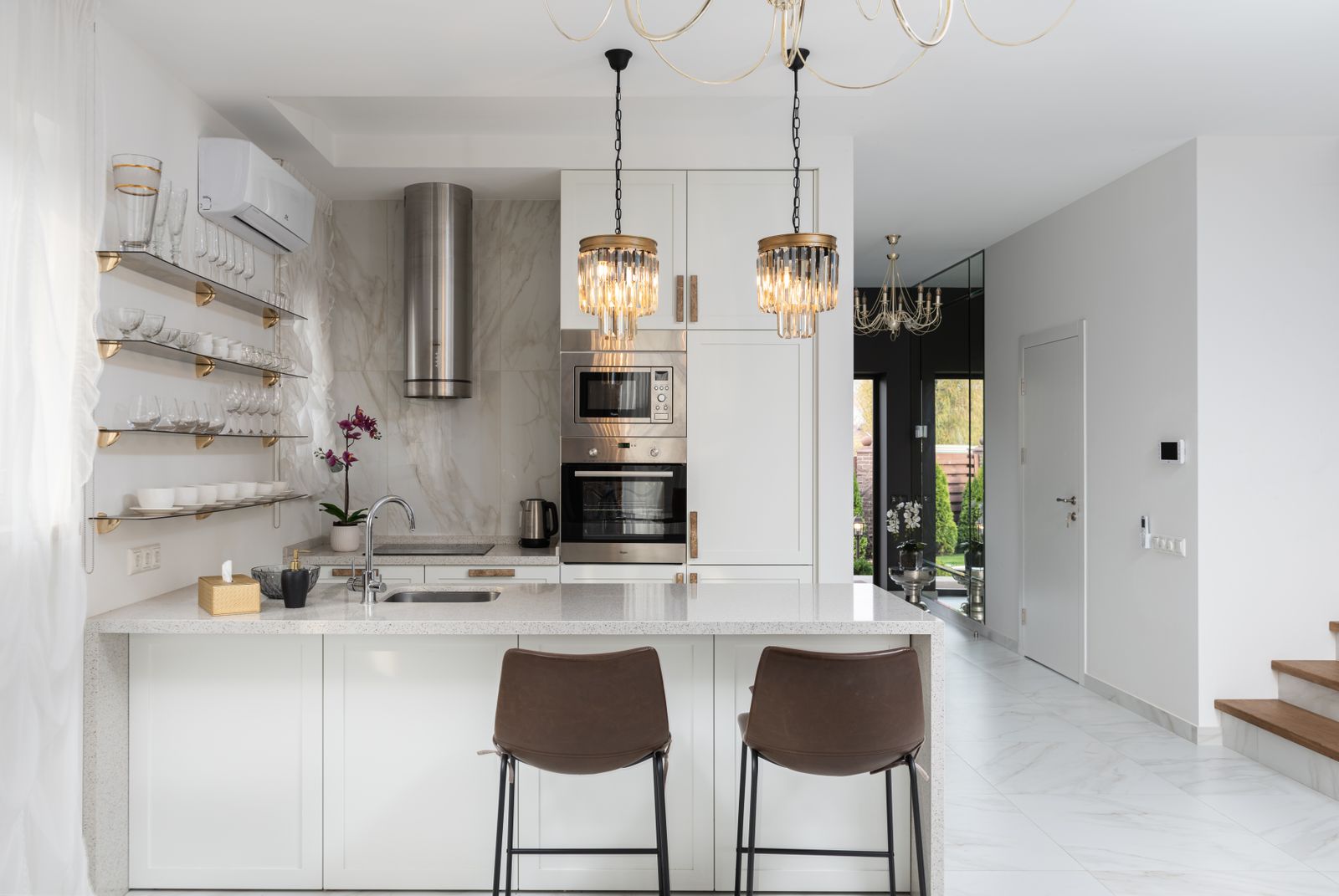 Iluminação residencial: como planejar a luz da casa ainda na obra
